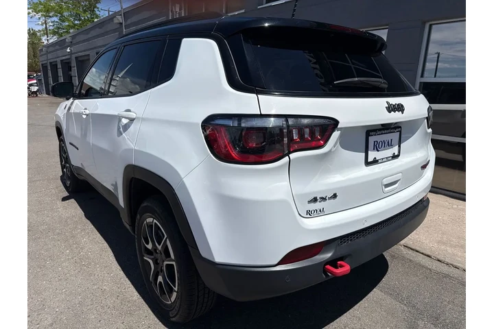 $24995 : 2025 Compass Trailhawk 4x4 image 5