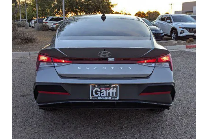 $19990 : Hyundai ELANTRA 2024 SEL 4dr image 5
