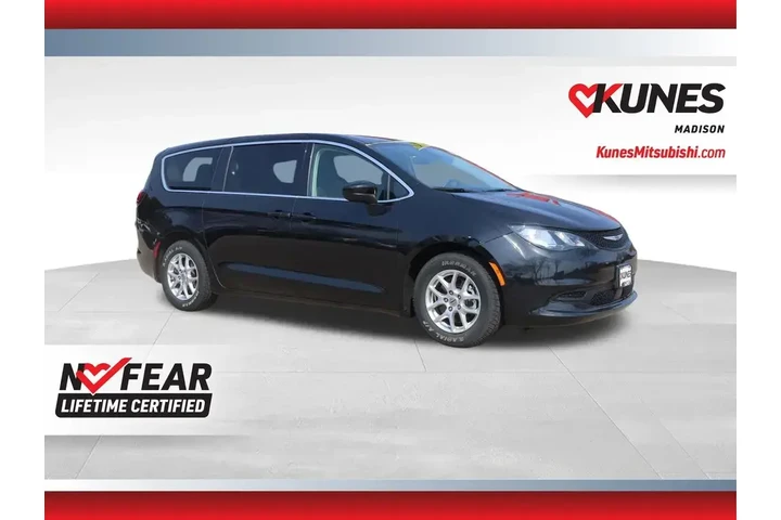 $20277 : Chrysler Voyager 2023 LX 4dr image 1