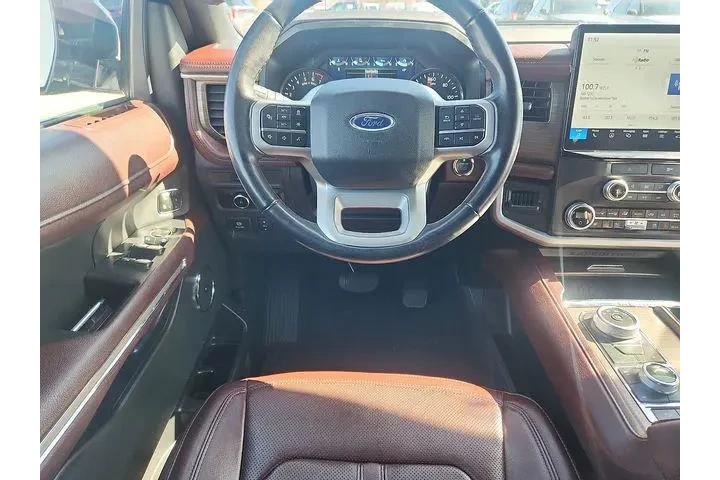 $39425 : Ford Expedition 2023 4x4 Lim image 9