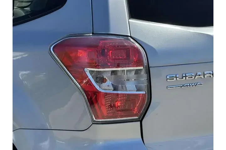 $14455 : Subaru Forester 2016 AWD 2.5 image 9