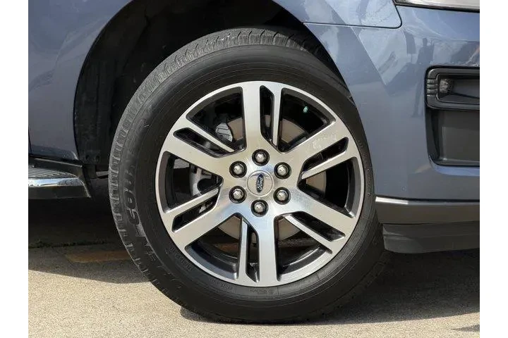 $37003 : Ford Expedition 2022 4x2 XLT image 3