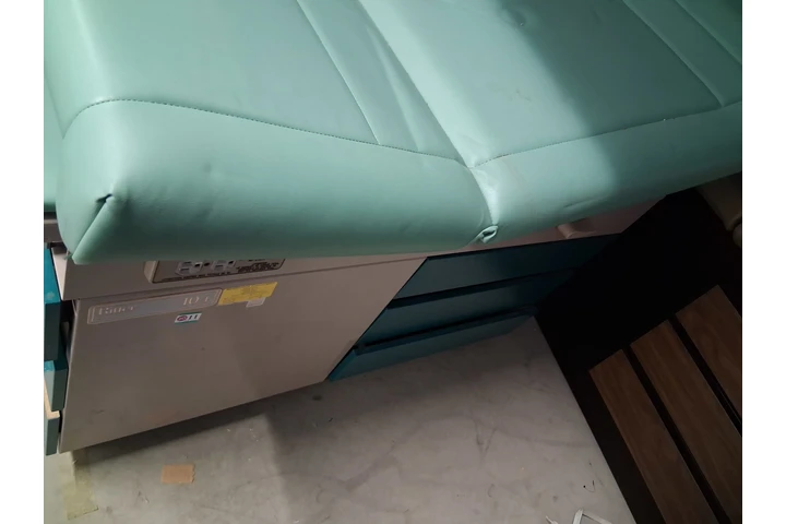 $500 : Camas de examinacion image 4