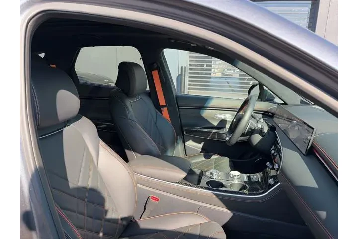 $60 : Genesis GV70 2026 AWD 3.5T S image 9