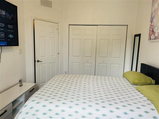 $850 : Room for rent image 3