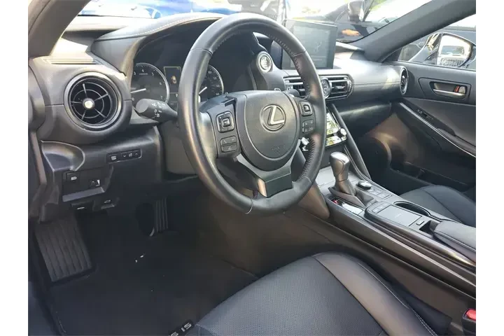 Lexus IS 350 2024 F SPORT De image 9
