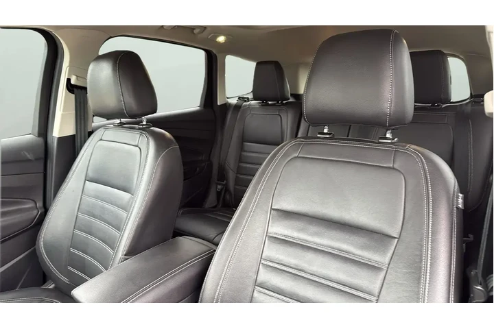 $13812 : Ford Escape 2017 Titanium 4d image 9