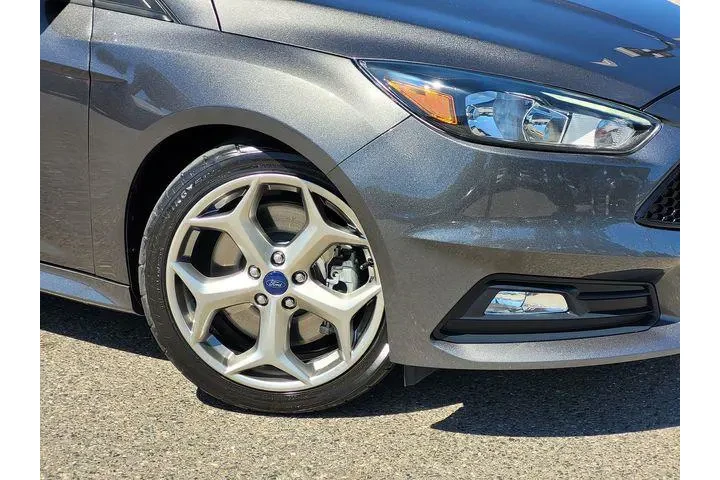 $19348 : Ford Focus 2016 ST 4dr Hatch image 6