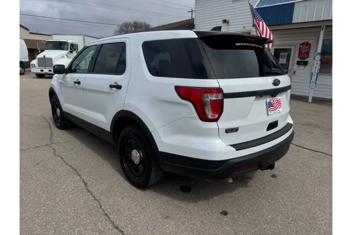 $11990 : 2019 Explorer Police Intercep image 9