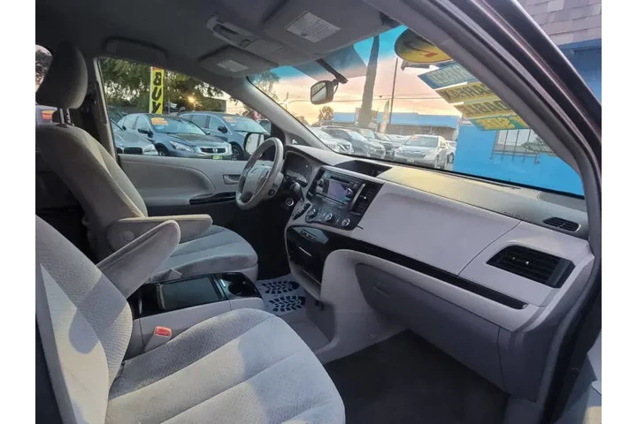 $10899 : 2012 Sienna LE 7-Passenger Au image 10