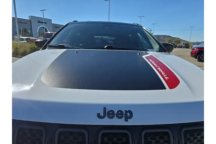 $21106 : Jeep Compass 2023 4x4 Trailh image 6