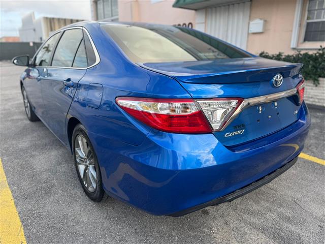 $11500 : Toyota Camry SE image 1