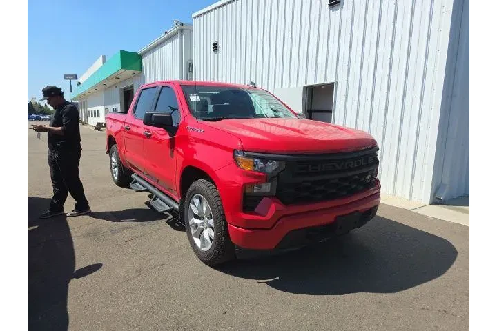 $33900 : Chevrolet Silverado 1500 202 image 1