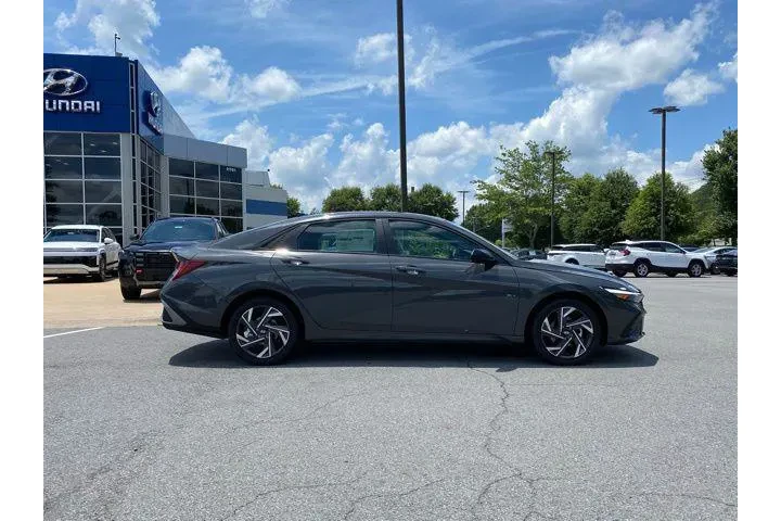 $23700 : Hyundai ELANTRA 2025 SEL Spo image 8