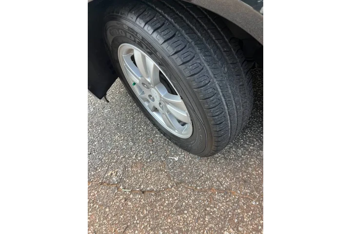 $6999 : 2015 Sonic LT Auto image 3