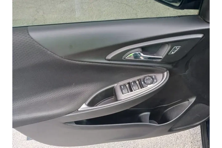 $10900 : 2019 Malibu LS image 5