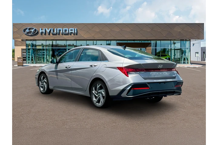 $25820 : Hyundai ELANTRA 2025 Limited image 5