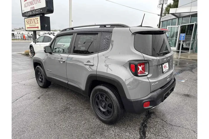 $16910 : 2021 Renegade Limited image 9