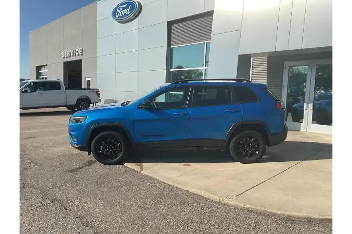 $26968 : Jeep Cherokee 2023 4x4 Altit image 2