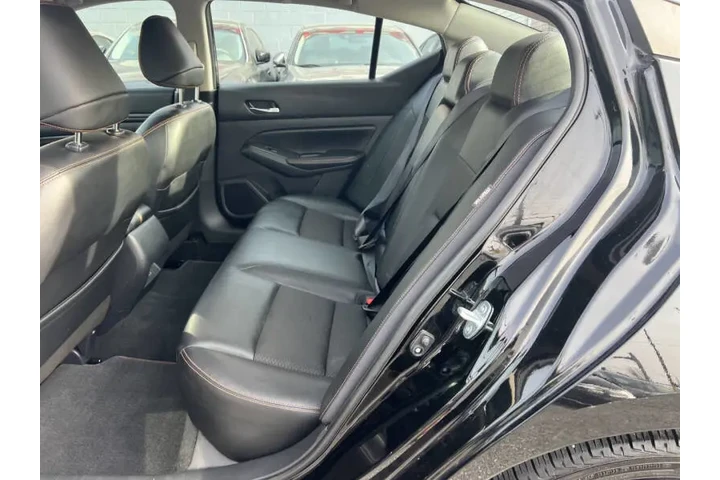 $11900 : 2020 Altima 2.5 SR image 9