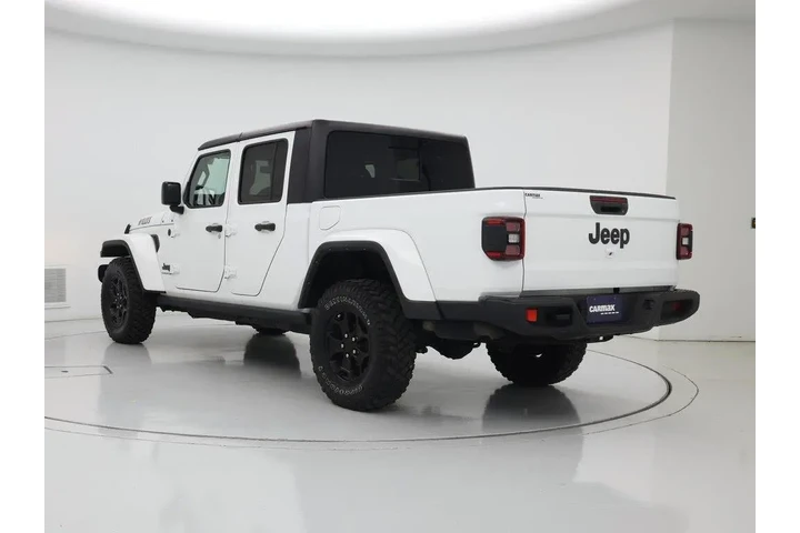 $28998 : Jeep Gladiator 2021 4x4 Will image 2