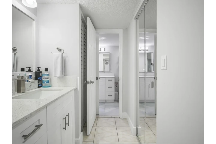 $2100 : Apartamento 2/1 For Rent image 7