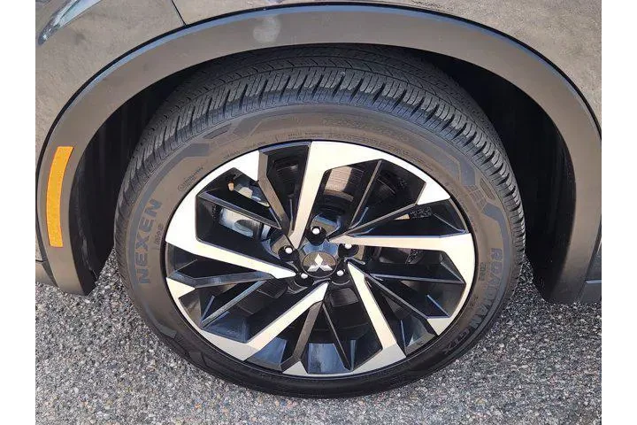 $25145 : Mitsubishi Outlander 2024 SE image 7