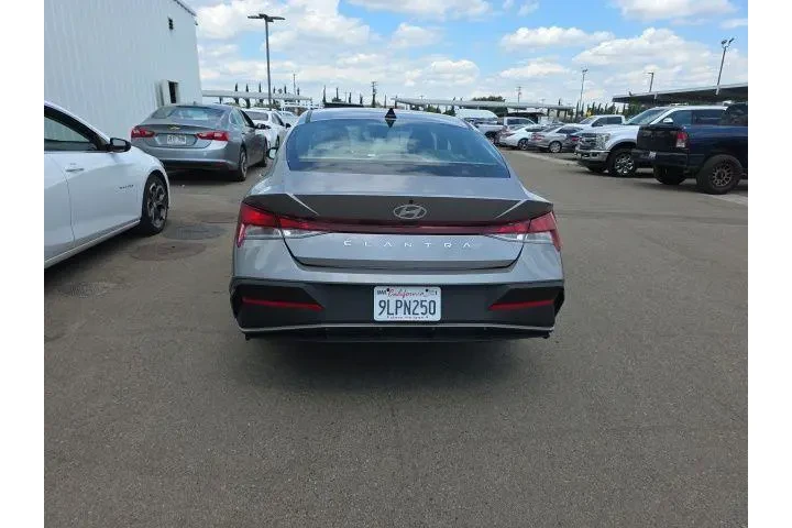 $20500 : Hyundai ELANTRA 2024 SEL 4dr image 5