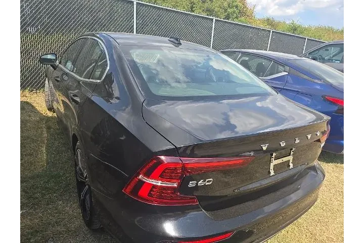 $23529 : Volvo S60 2022 AWD B5 Inscri image 2