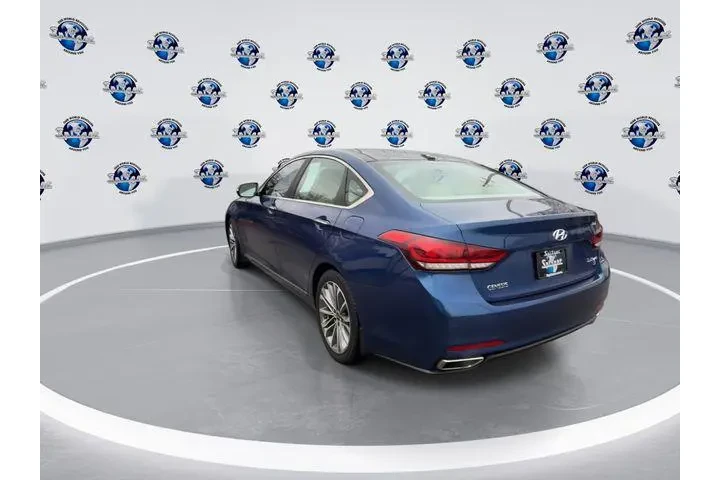 $16490 : Hyundai Genesis 2016 3.8L 4d image 7