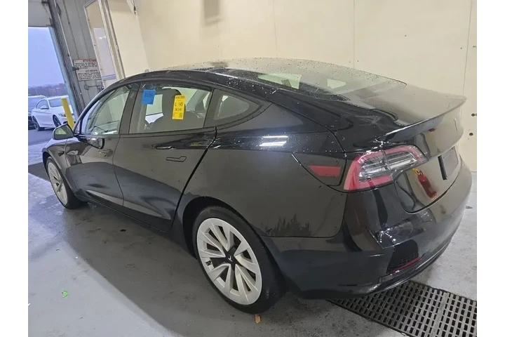 $20990 : Tesla Model 3 2022 4dr Sedan image 4