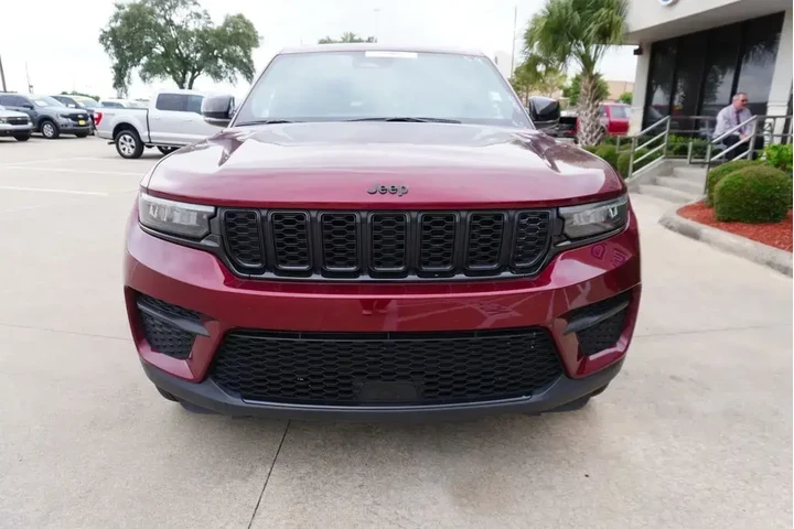 $32225 : Jeep Grand Cherokee 2024 4x4 image 2
