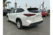 $31088 : Toyota Highlander 2023 L 4dr thumbnail