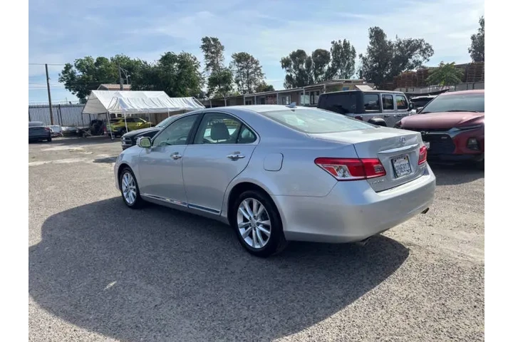 2010 ES 350 image 9