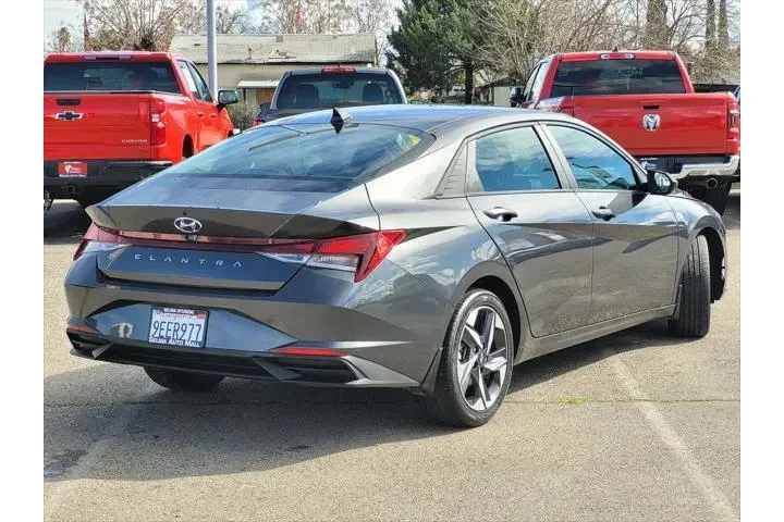 $19600 : Hyundai ELANTRA 2023 SEL 4dr image 5