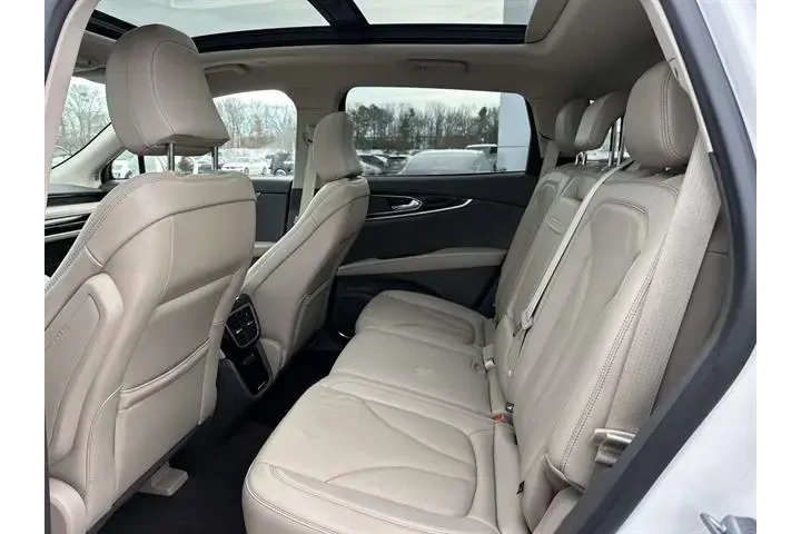 $35244 : Lincoln Nautilus 2022 AWD Re image 10