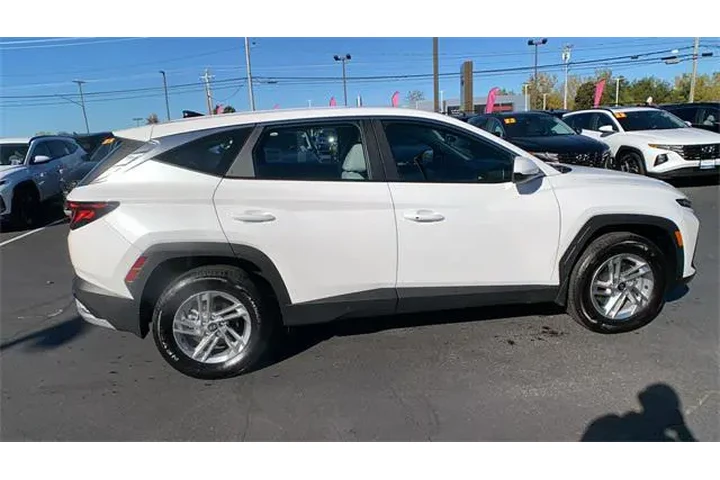 $25490 : Hyundai TUCSON 2025 AWD SE 4 image 6