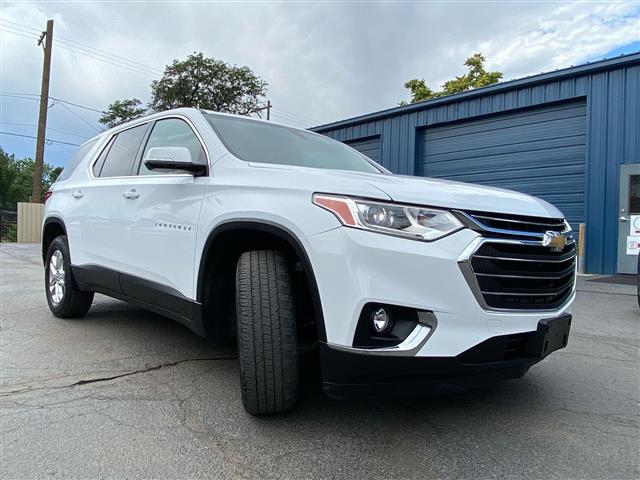 $18888 : 2019 Traverse LT Cloth, CLEAN image 2