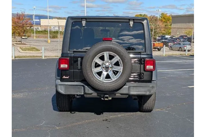 $23919 : Jeep Wrangler Unlimited 2021 image 6