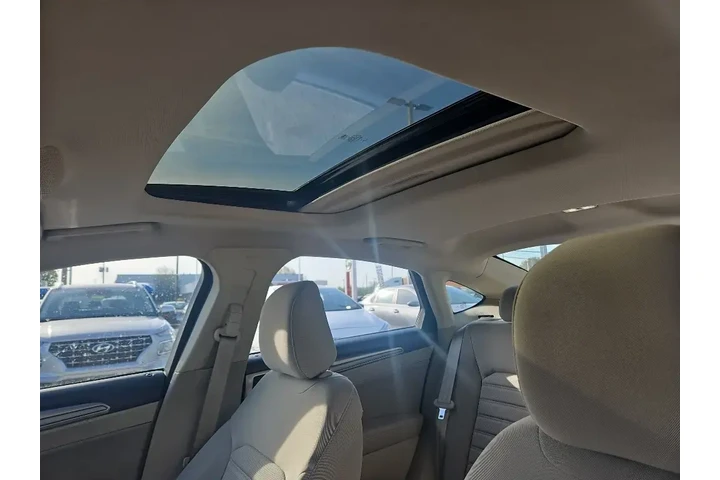 $16178 : Ford Fusion 2020 SE 4dr Seda image 10