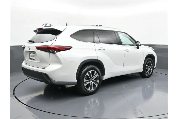 $31956 : Toyota Highlander 2022 XLE 4 image 10