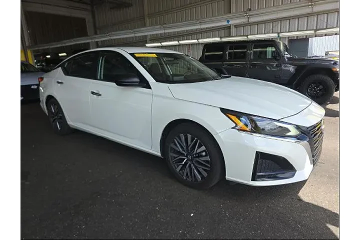 $23995 : Nissan Altima 2025 2.5 SV 4d image 2