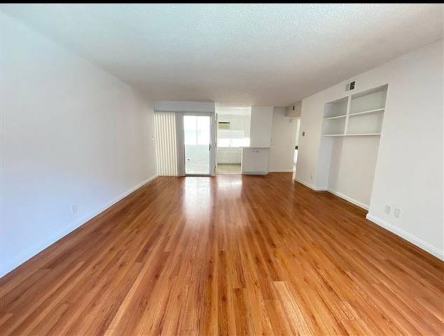 $2000 : Open house! image 8