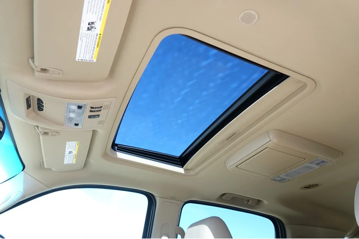 $20500 : 2014 Suburban 1500 LTZ image 9