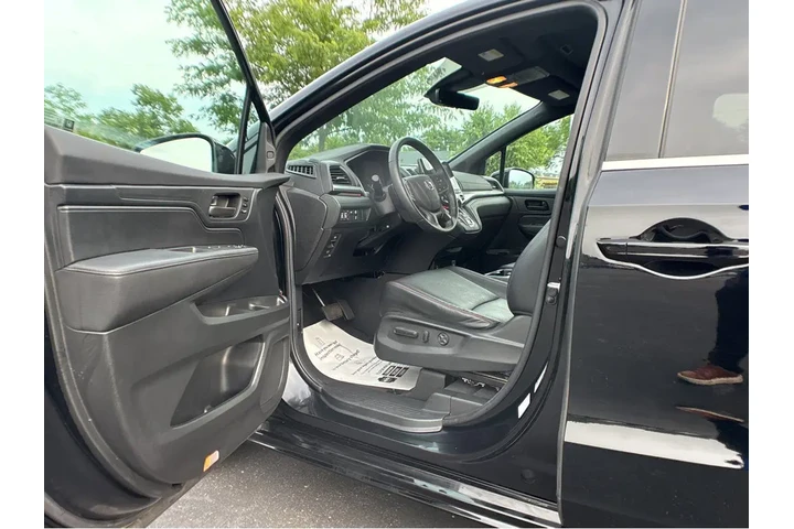 $38587 : 2024 Odyssey Sport image 2
