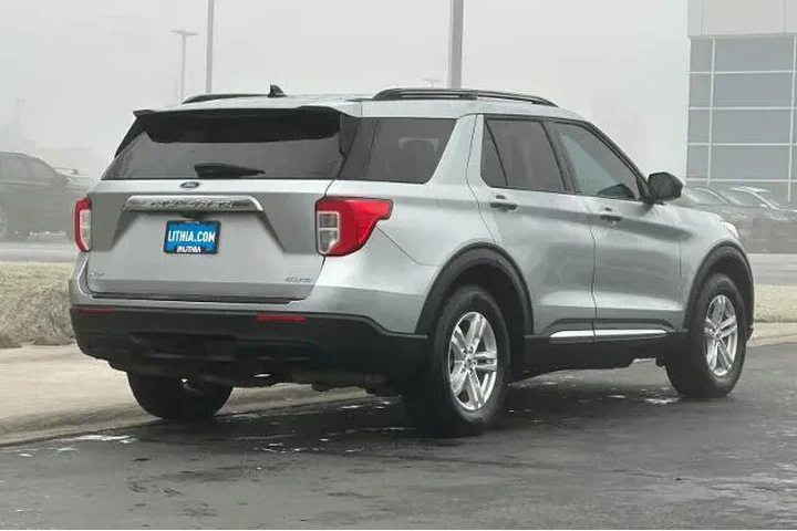 $26995 : Ford Explorer 2021 AWD XLT 4 image 2