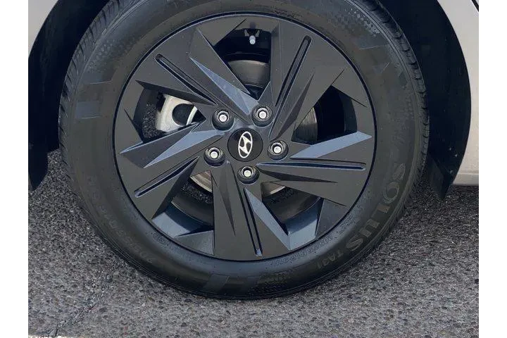 $16632 : Hyundai ELANTRA 2023 SEL 4dr image 9