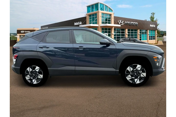 $25900 : Hyundai KONA 2025 AWD SEL Co image 9