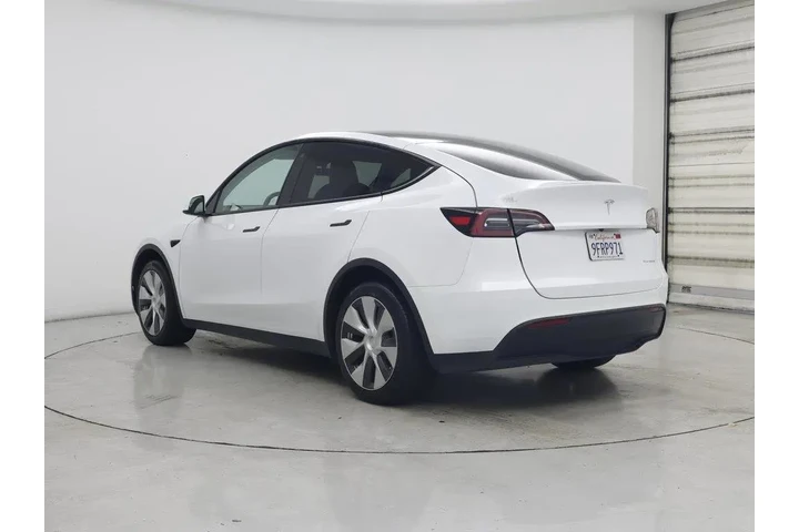 $29998 : Tesla Model Y 2023 AWD Long image 2
