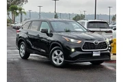 $31500 : Toyota Highlander 2024 LE 4d thumbnail